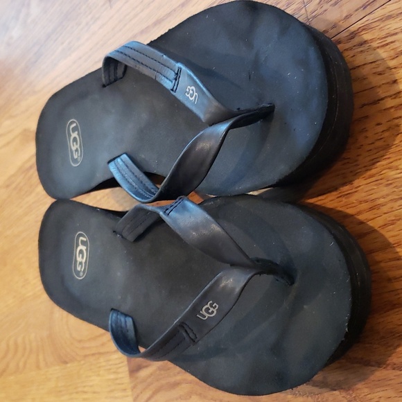 UGG Flip Flop Sandals - Black- size: 7 - Picture 5 of 10